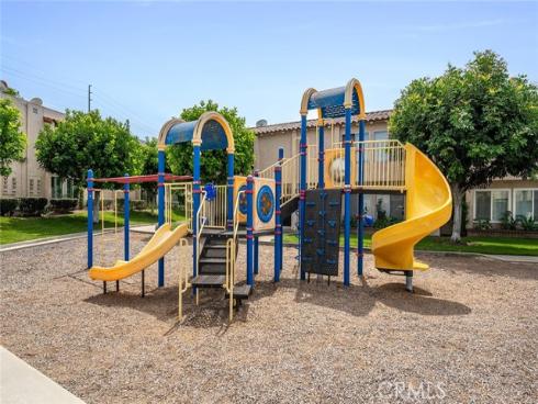 700 W La Veta  , Orange, CA