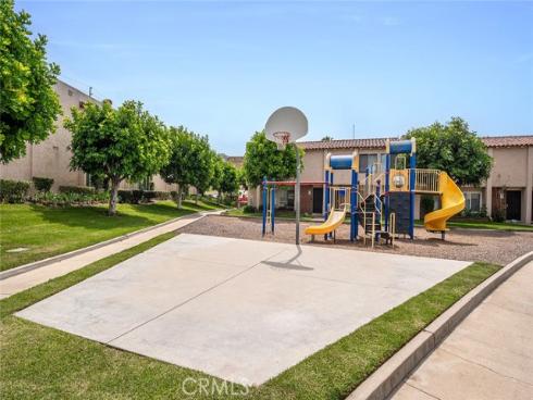 700 W La Veta  , Orange, CA