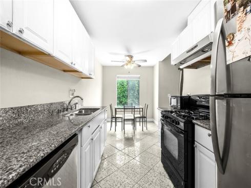 700 W La Veta  , Orange, CA