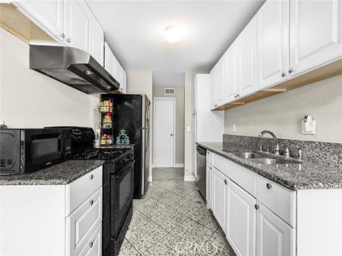 700 W La Veta  , Orange, CA