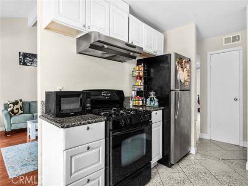 700 W La Veta  , Orange, CA