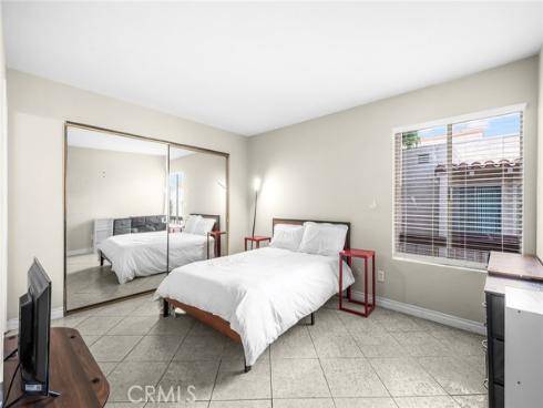 700 W La Veta  , Orange, CA