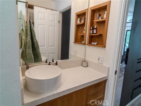 700 E Lake  57 , Orange, CA