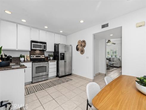 245 N North Singingwood Street 14 , Orange, CA