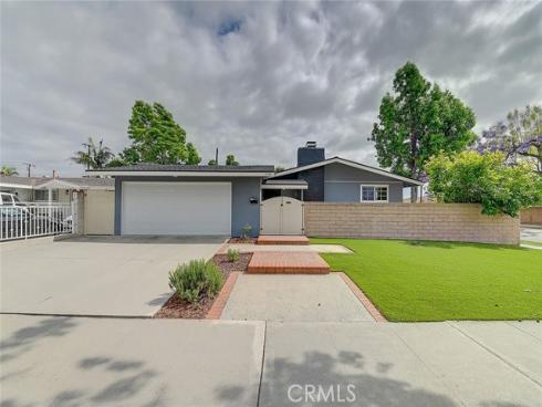 2044 W. Spruce Avenue