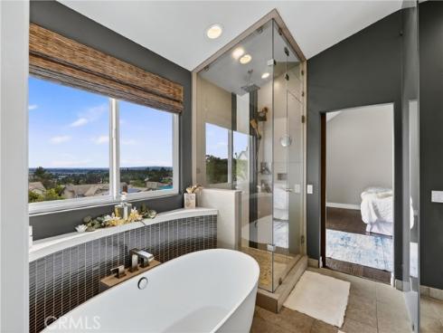 2704 North Vista Heights Avenue , Orange, CA
