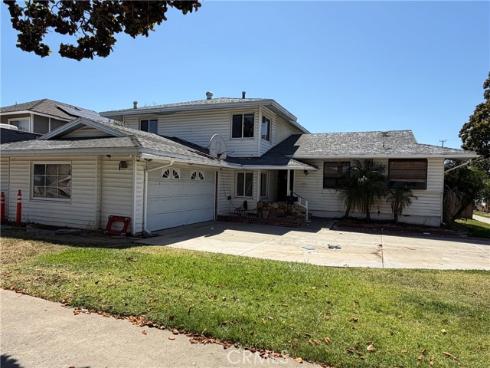 1482 N. Grand