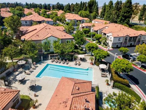 215 S Cross Creek L , Orange, CA