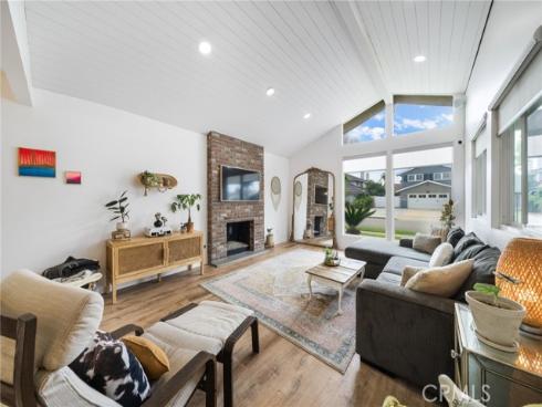 1517 E Riverview , Orange, CA