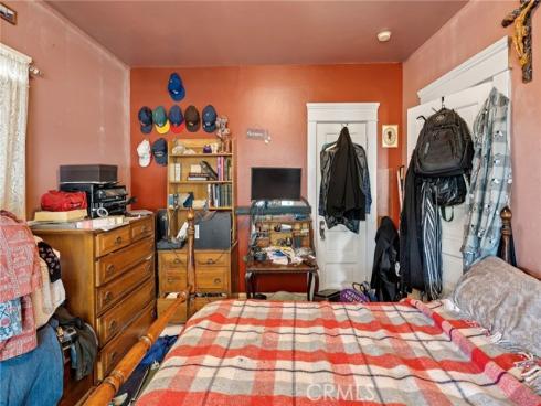 712 E Washington Ave , Orange, CA