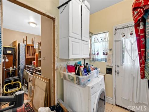 712 E Washington Ave , Orange, CA