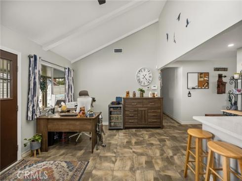 915 E La Veta Avenue , Orange, CA