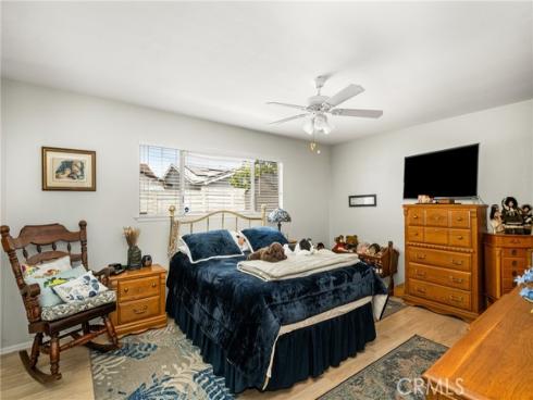 915 E La Veta Avenue , Orange, CA