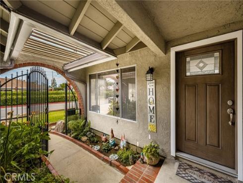 915 E La Veta Avenue , Orange, CA