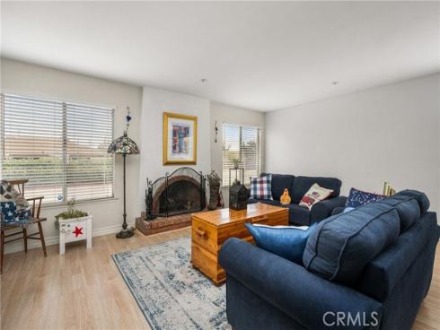 915 E La Veta Avenue , Orange, CA