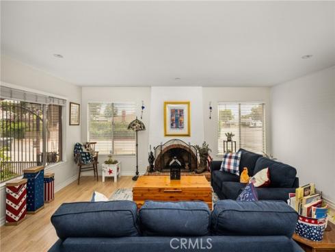 915 E La Veta Avenue , Orange, CA