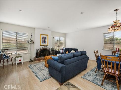 915 E La Veta Avenue , Orange, CA