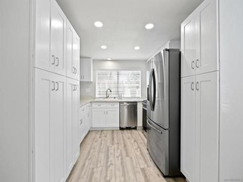 148 N Roth Lane , Orange, CA
