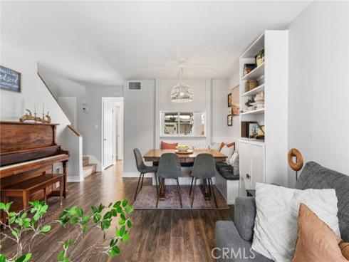 101 W Riverdale 60 Avenue, Orange, CA