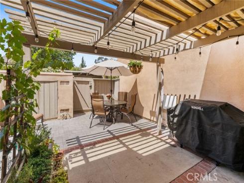 101 W Riverdale 60 Avenue, Orange, CA
