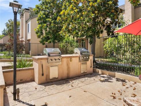 101 W Riverdale 60 Avenue, Orange, CA