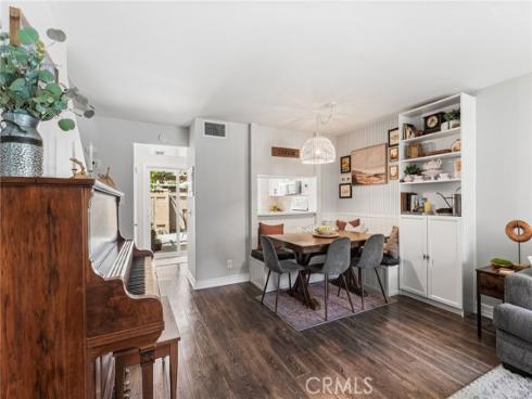 101 W Riverdale 60 Avenue, Orange, CA