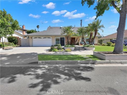 1214 E. Palmdale