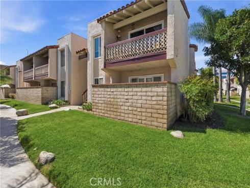 700 W La Veta  , Orange, CA