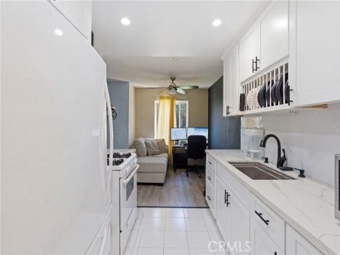 700 W La Veta  , Orange, CA