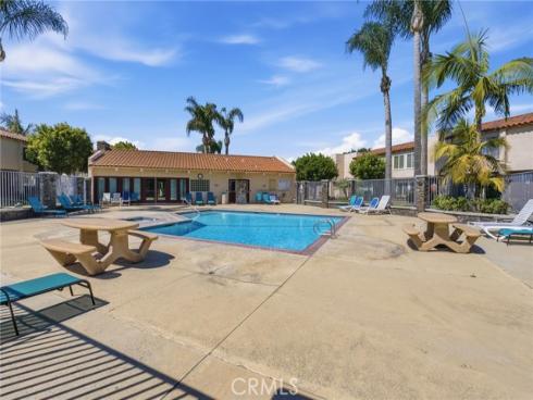 700 W La Veta  , Orange, CA