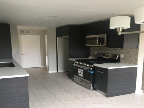 700 W La Veta G8 Avenue, Orange, CA
