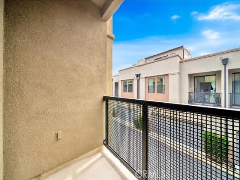 563 W Maple Avenue, Orange, CA
