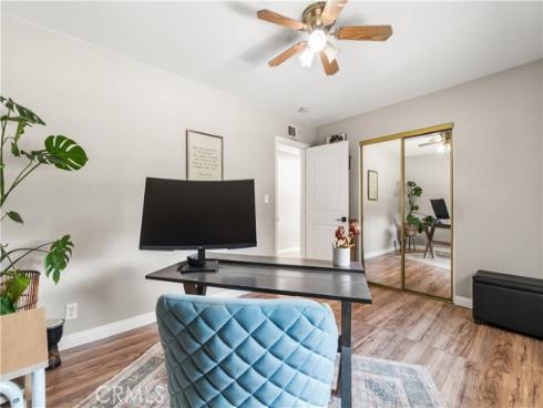 702 E Cumberland , Orange, CA