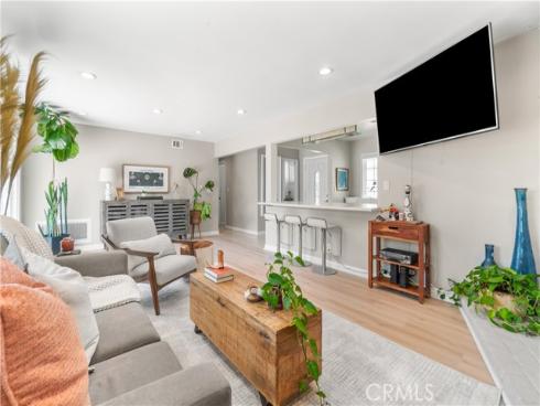 702 E Cumberland , Orange, CA