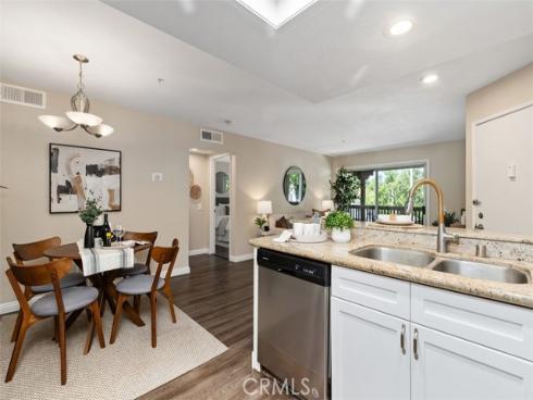 227 S Cross Creek D , Orange, CA