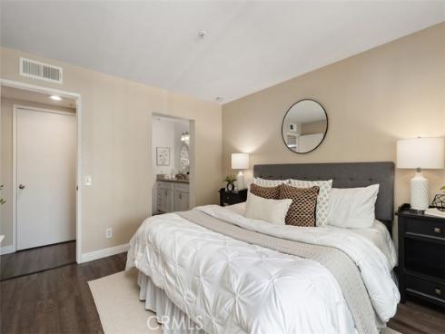 227 S Cross Creek D , Orange, CA