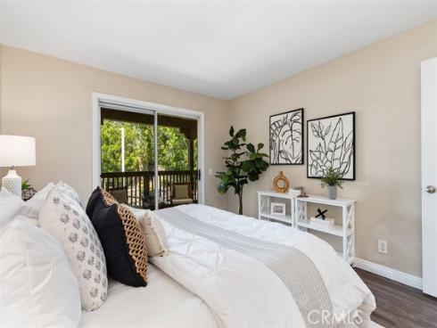 227 S Cross Creek D , Orange, CA