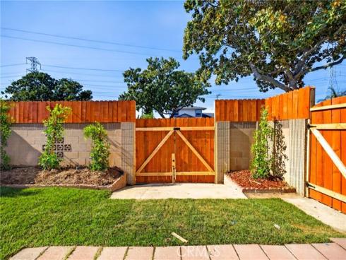 1482 N Grand  , Orange, CA