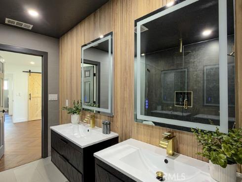 527 N Park  , Orange, CA