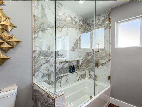 527 N Park  , Orange, CA