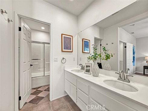 470 N Londonderry B Lane, Orange, CA