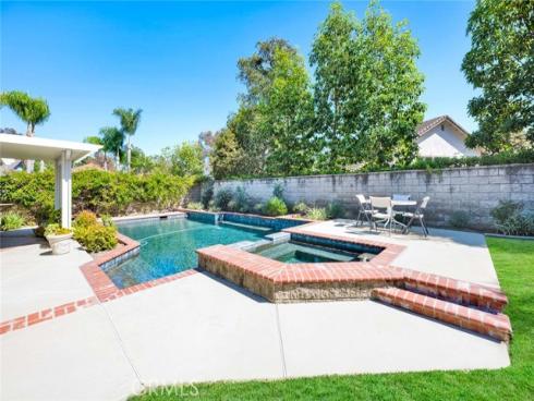 7710 E Strawberry Ridge , Orange, CA