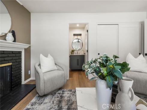 1209 E Walnut , Orange, CA