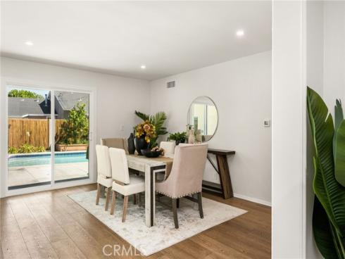 1209 E Walnut , Orange, CA