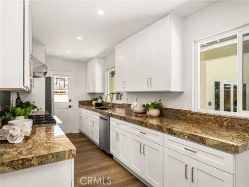1209 E Walnut , Orange, CA