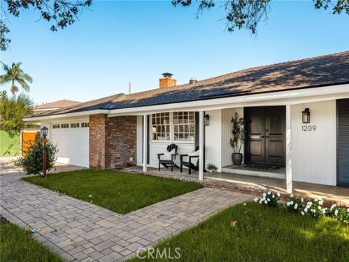 1209 E Walnut , Orange, CA