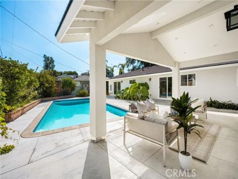 1209 E Walnut , Orange, CA