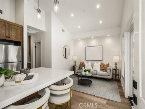 1209 E Walnut , Orange, CA