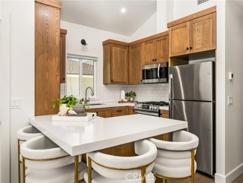 1209 E Walnut , Orange, CA