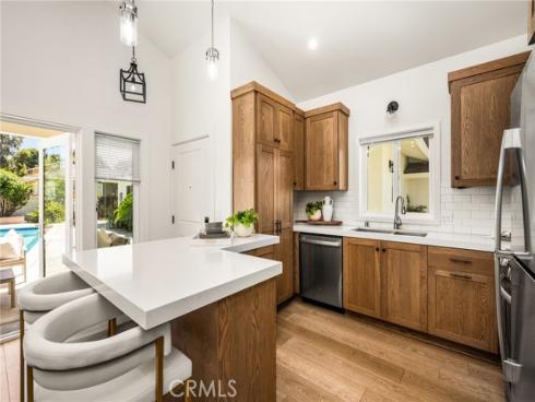 1209 E Walnut , Orange, CA